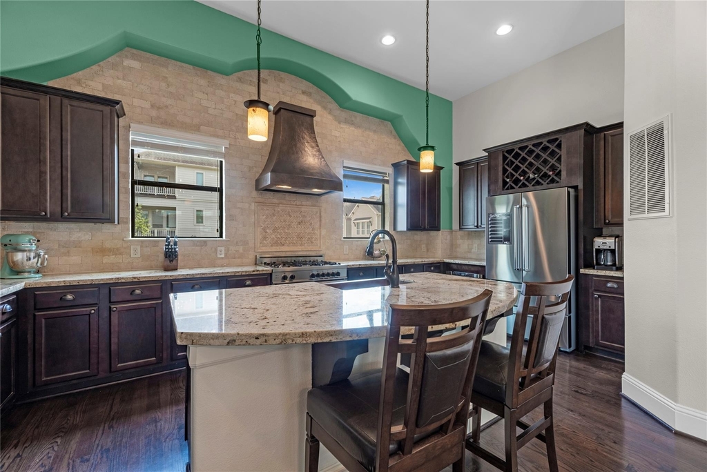 1102 W 15th 1/2 Street - Photo 18