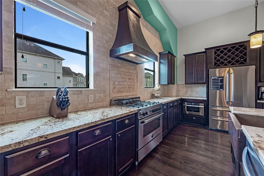 1102 W 15th 1/2 Street - Photo 19