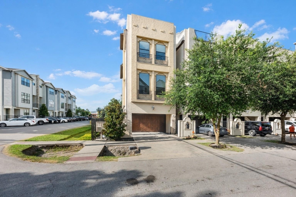 1102 W 15th 1/2 Street - Photo 0
