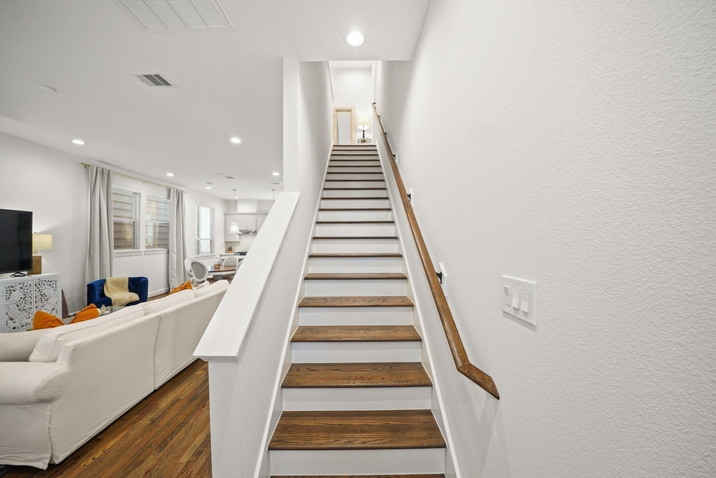 2709 Clinton Drive - Photo 2