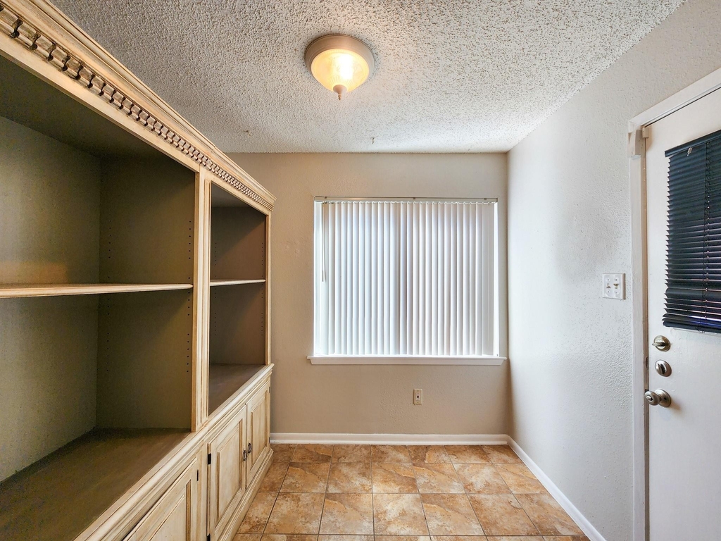 17742 Kings Park Lane - Photo 9