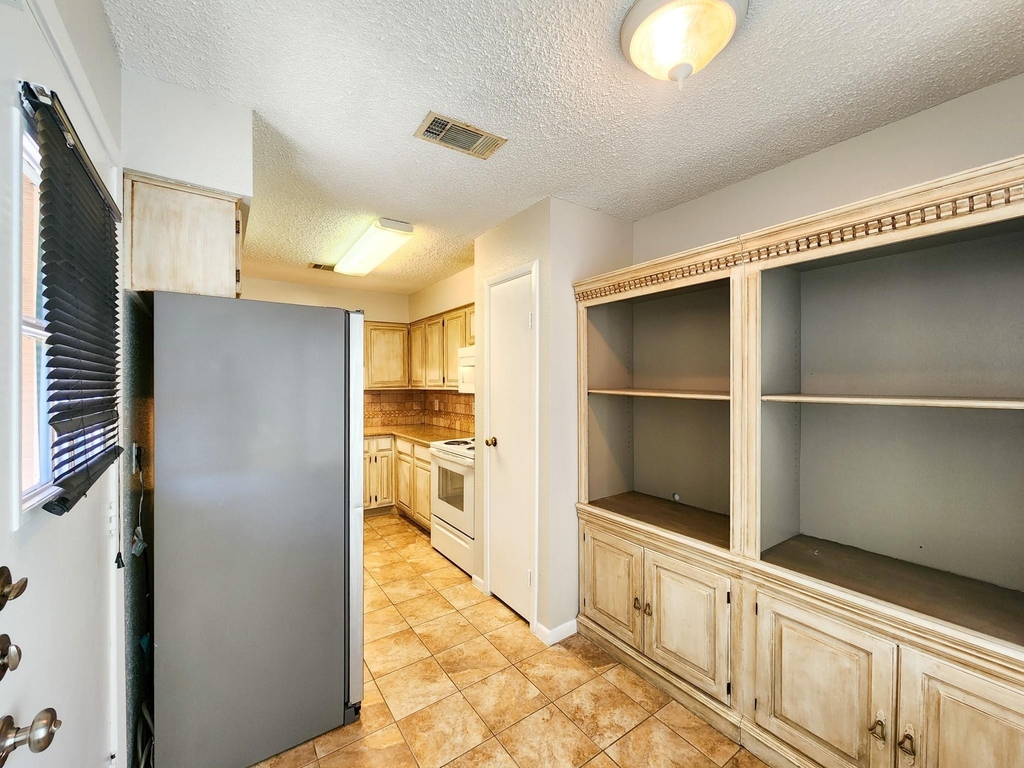 17742 Kings Park Lane - Photo 10