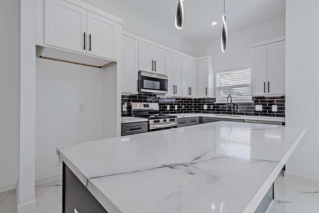 6732 Goforth Street - Photo 9