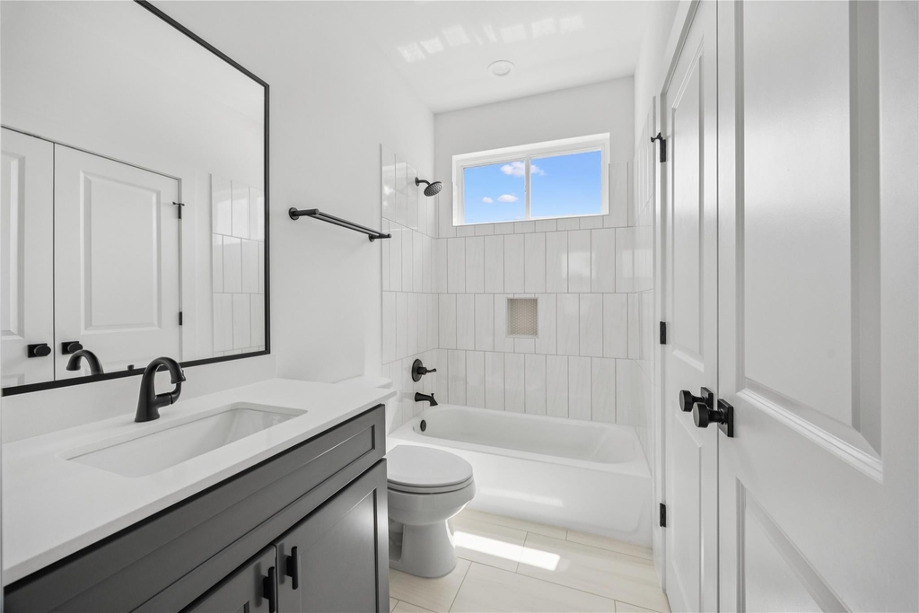 835 Elkhart Street - Photo 8