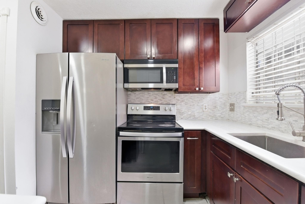 7900 Westheimer Road - Photo 10