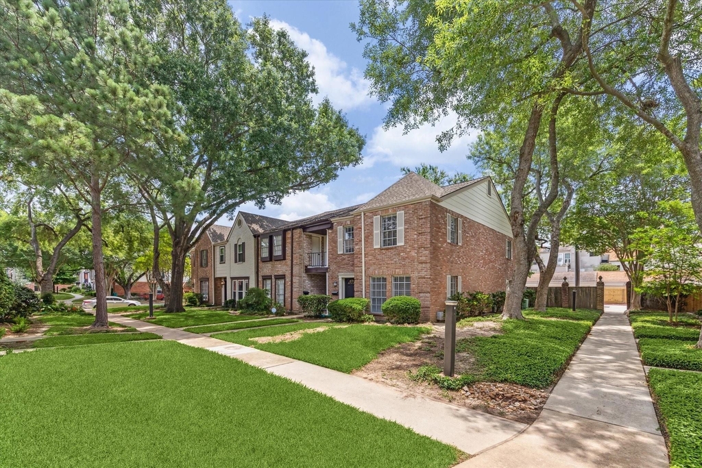1107 Country Place Drive - Photo 1