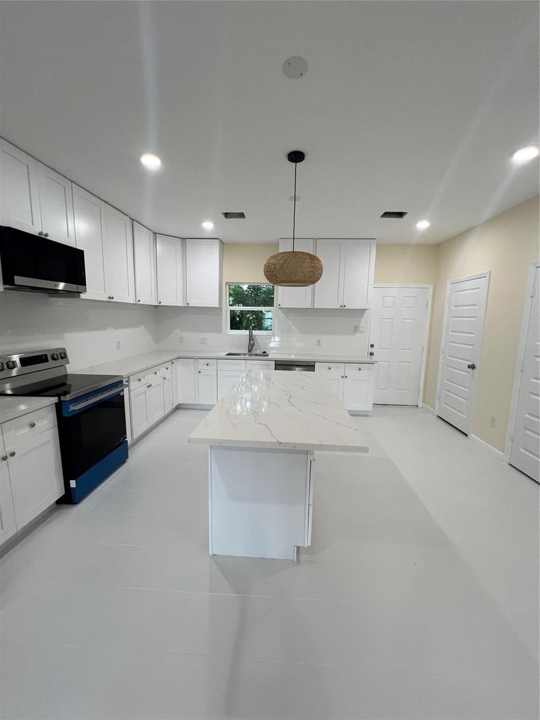 3516 Sparrow Street - Photo 0