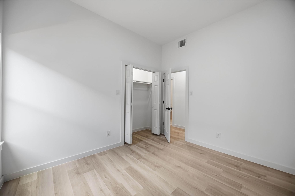 331 Delaware St - Photo 14
