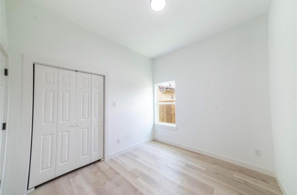 333 Delaware St - Photo 8
