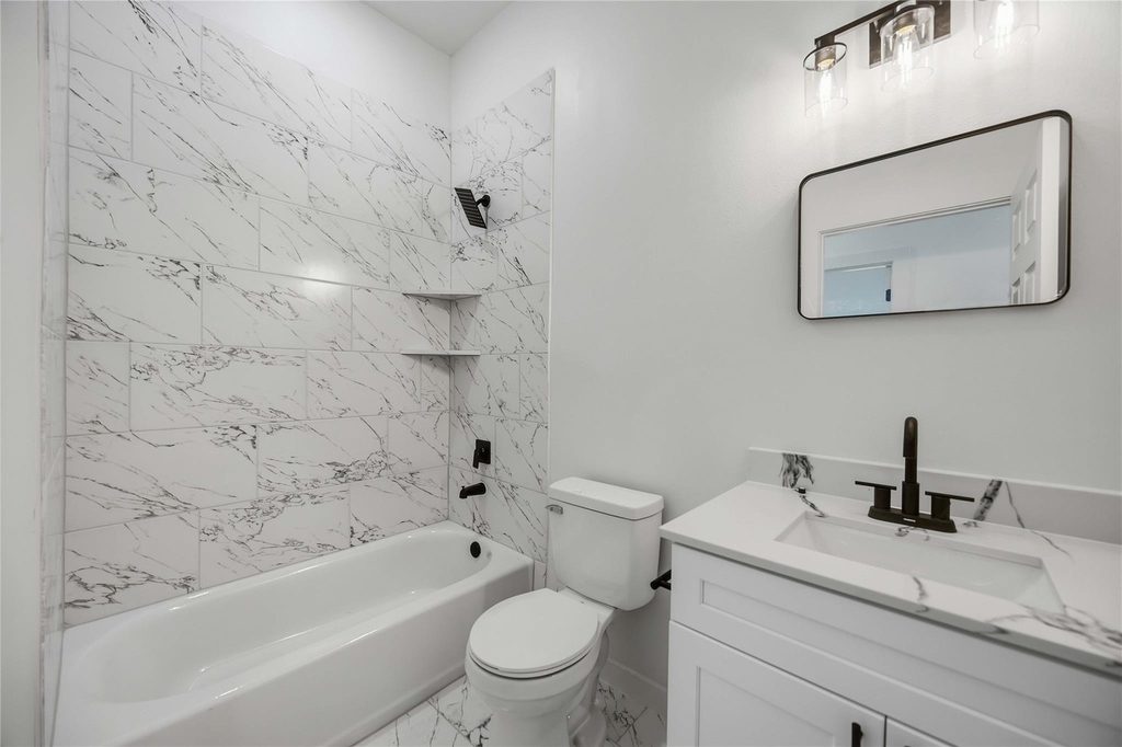 331 Delaware St - Photo 13