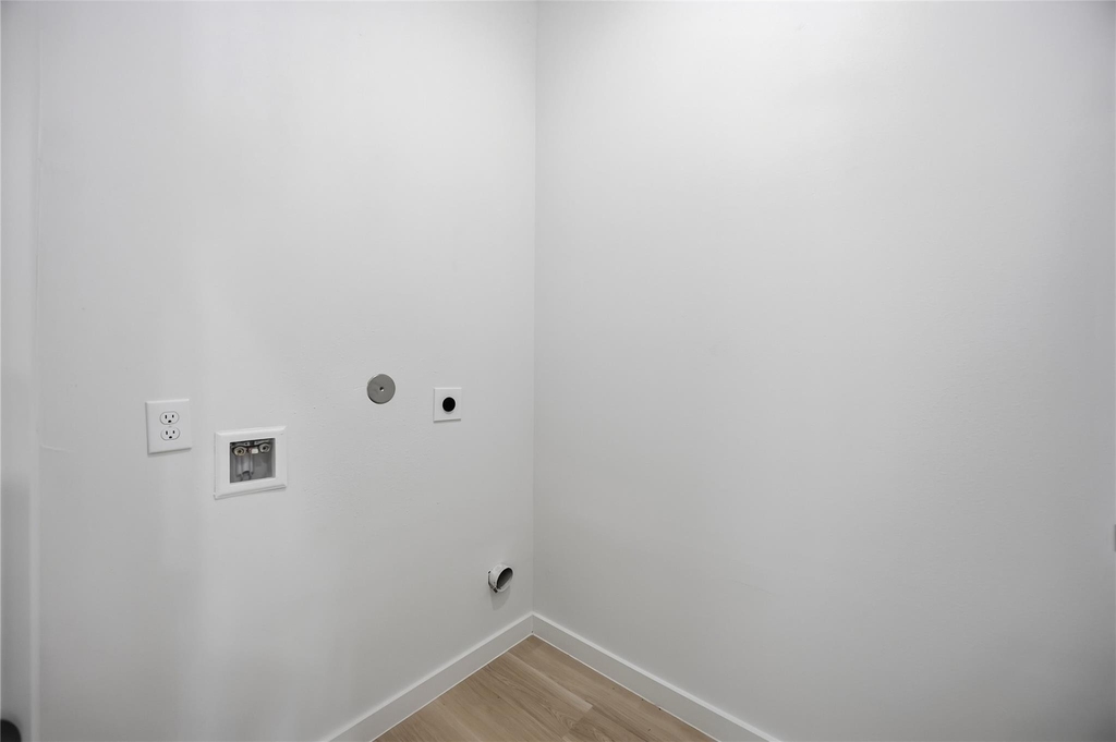 331 Delaware St - Photo 16