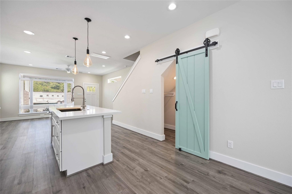 8016 Willow Street - Photo 9