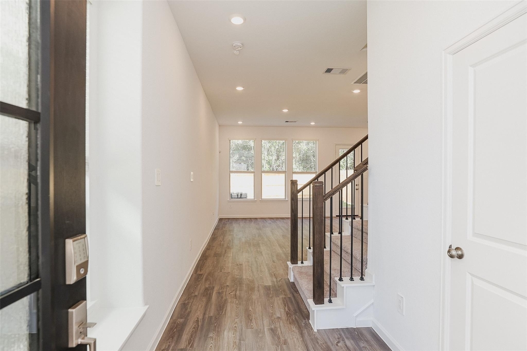 625 Royal Arch Drive - Photo 4