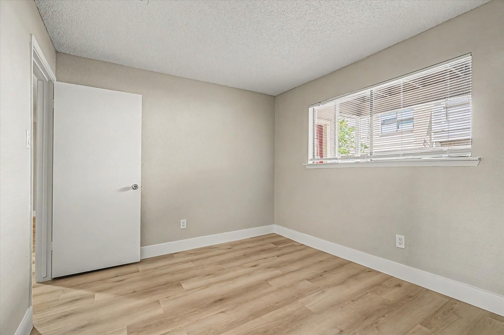 9552 Windswept Lane - Photo 16