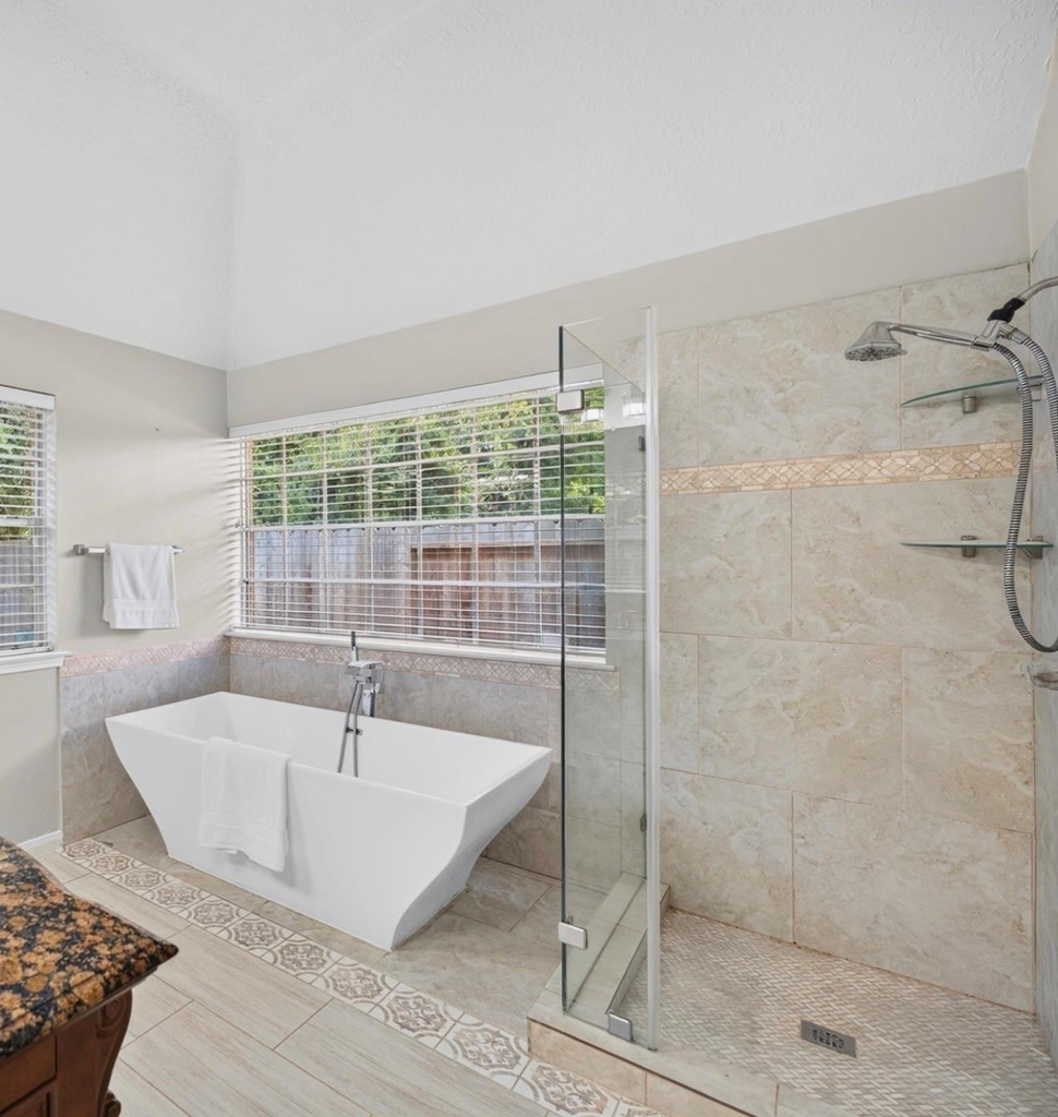 4415 Echo Falls Drive - Photo 0