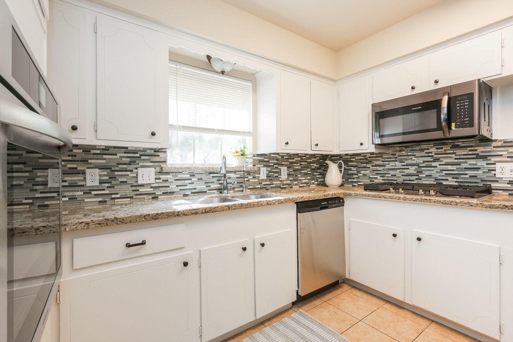 10003 Warwana Road - Photo 3