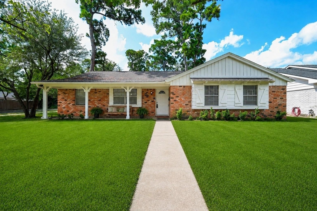 10003 Warwana Road - Photo 0