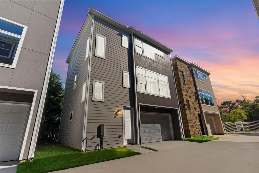 6721 Saint Augustine Street - Photo 1