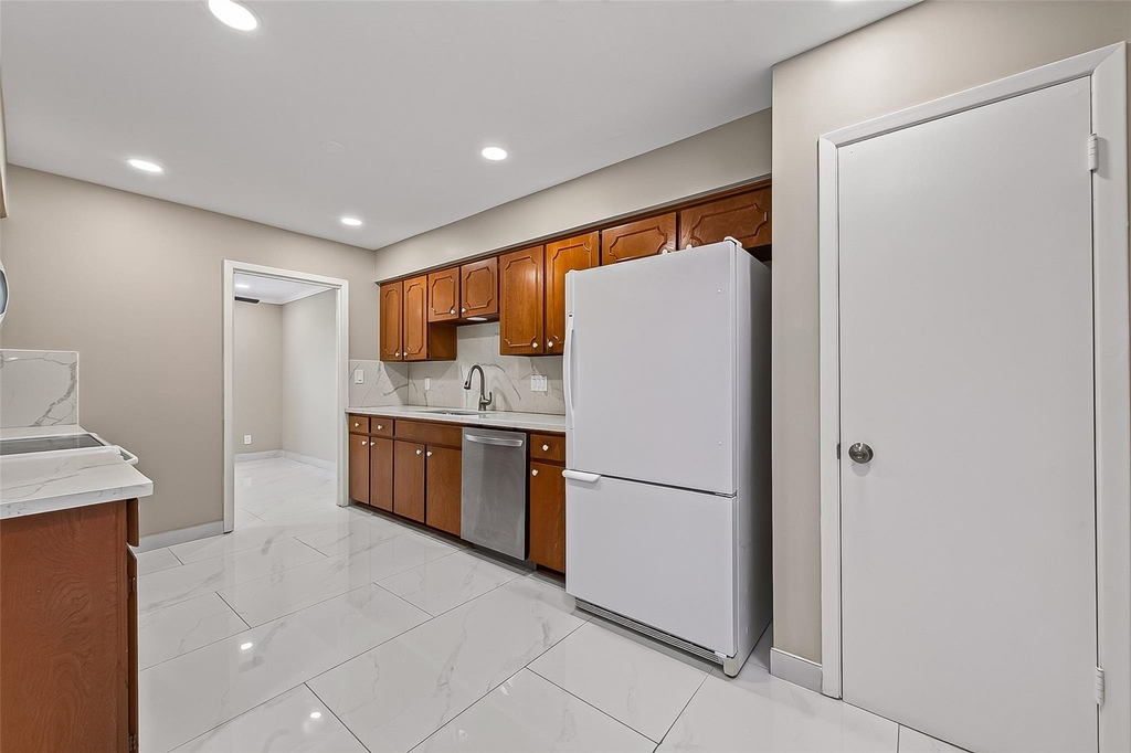 6649 De Moss Drive - Photo 18