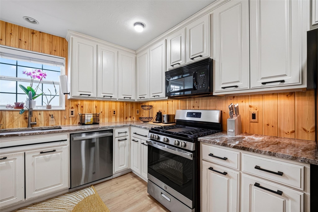 1314 E 34th Street - Photo 9
