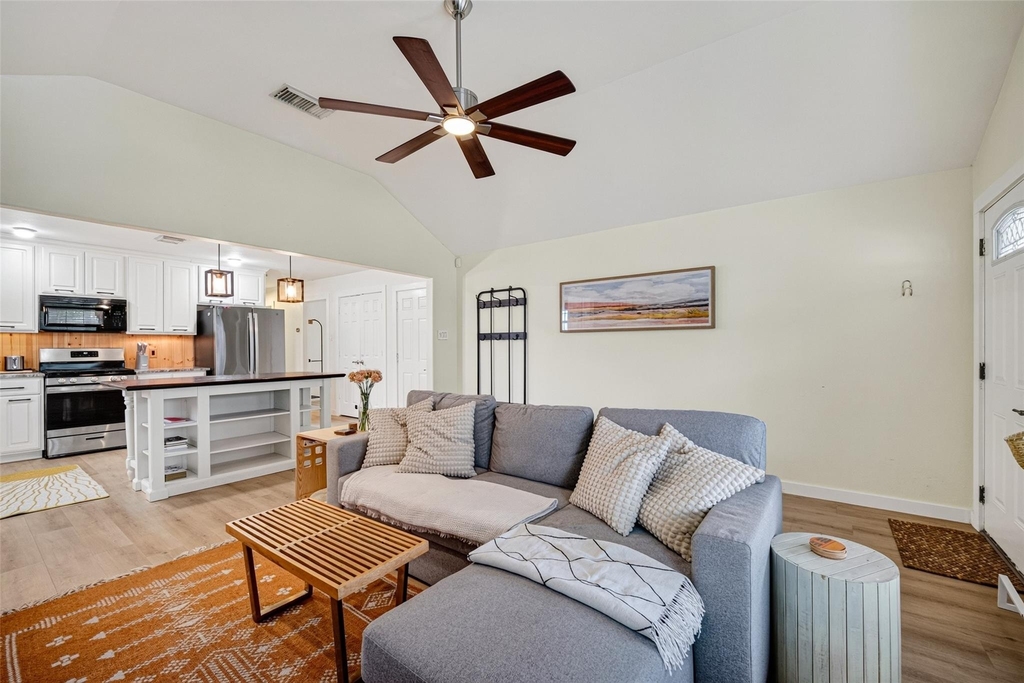 1314 E 34th Street - Photo 5