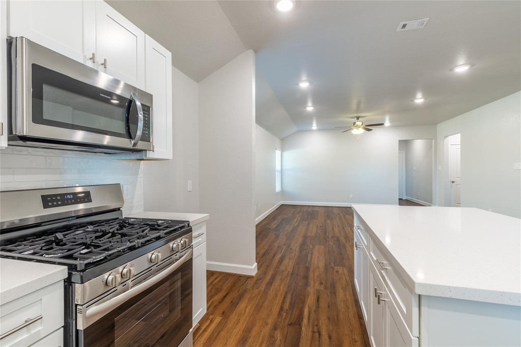 815 Roosevelt - Photo 13