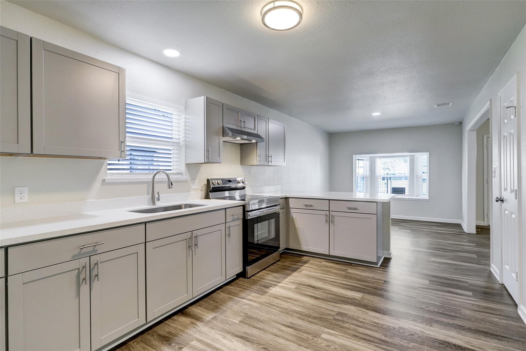 3918 Cosby Street - Photo 0