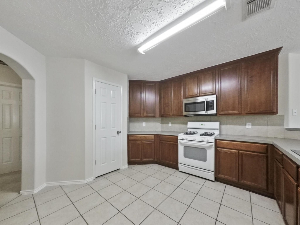 427 Northvalley Drive - Photo 10