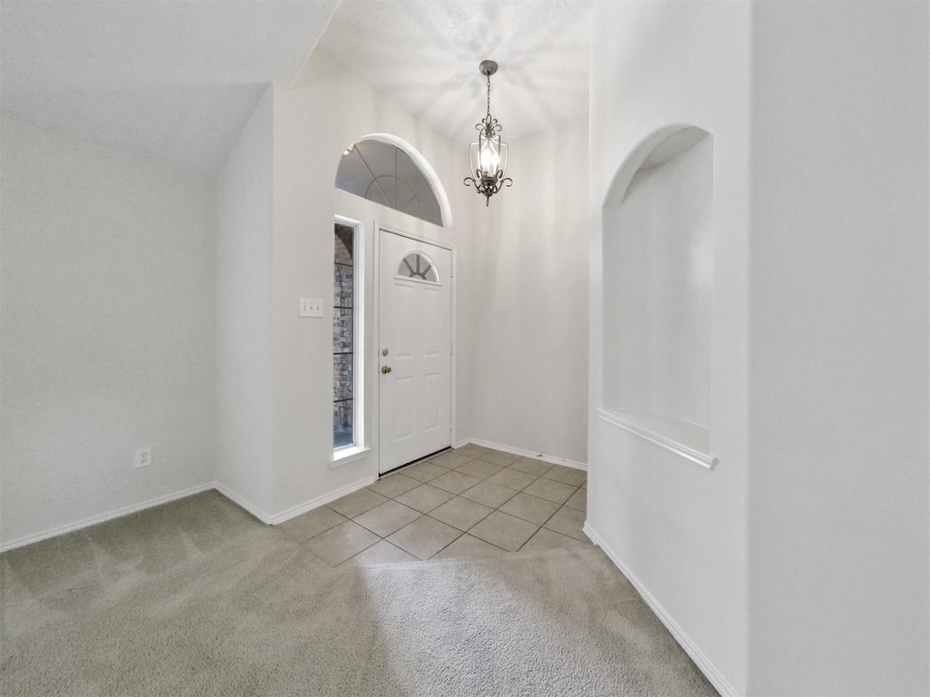 427 Northvalley Drive - Photo 2