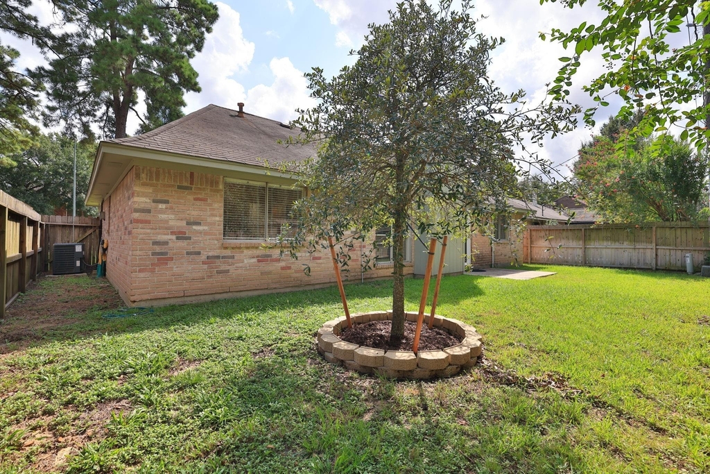 16035 Hollow Rock Drive - Photo 32