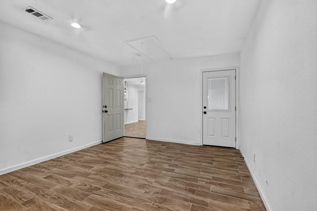 4530 Stanford Court - Photo 12