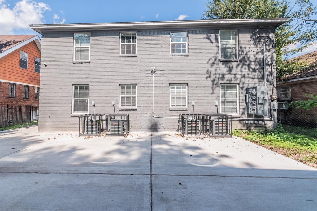 3102 Wentworth Street - Photo 14