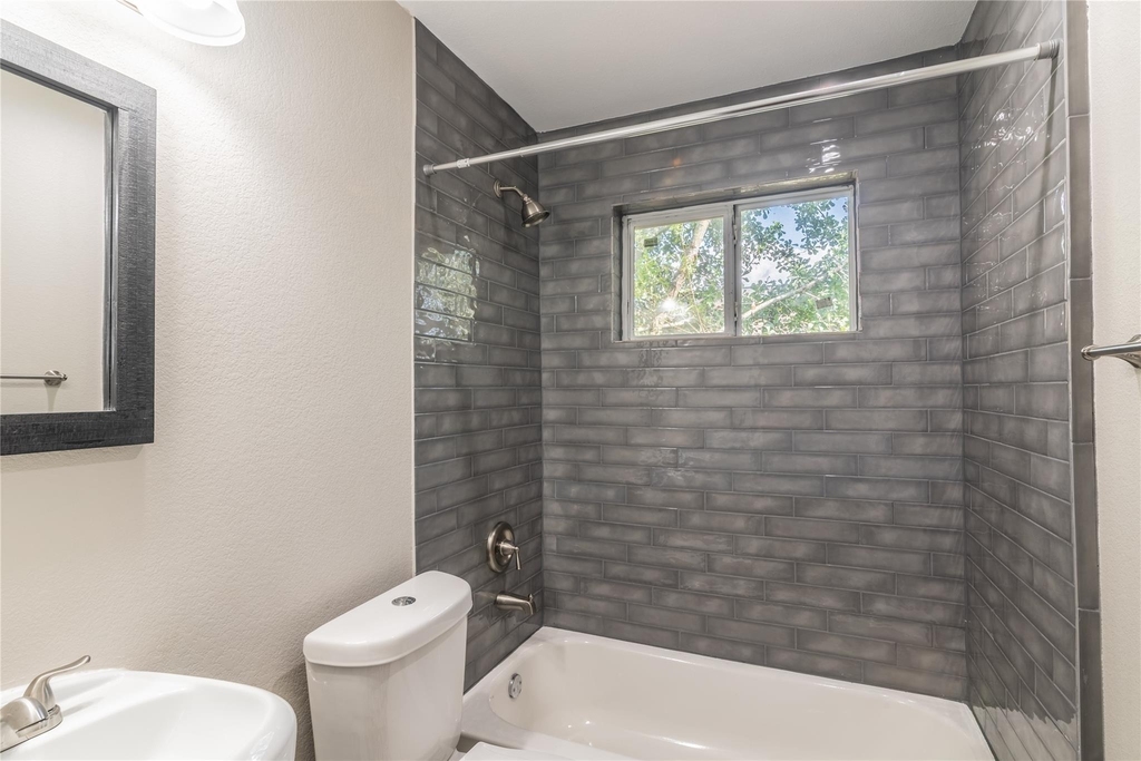 3102 Wentworth Street - Photo 10