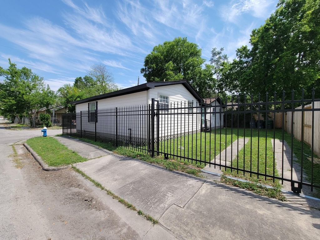 3416 Europa Street - Photo 31