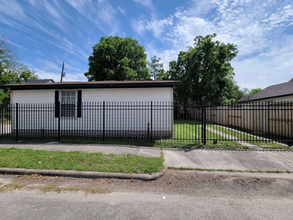 3416 Europa Street - Photo 30