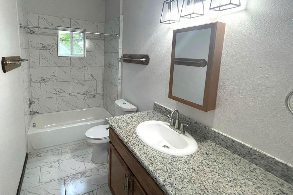 6510 Goforth Street - Photo 10