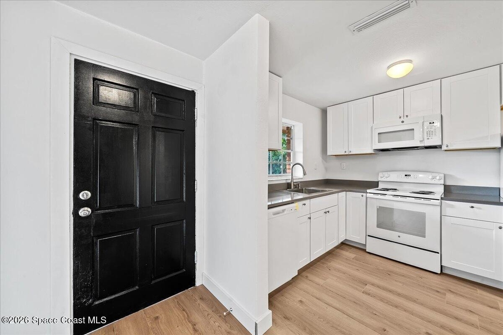 935 S Tropical Trail - Photo 4