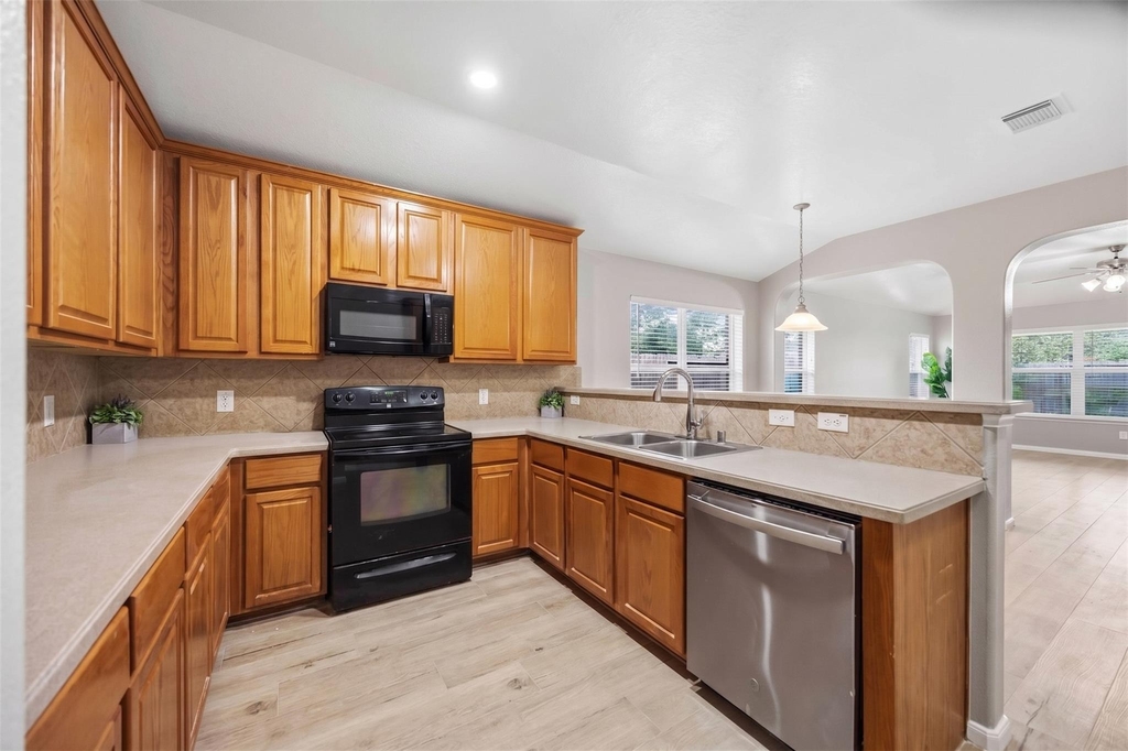 11609 Spill Creek Drive - Photo 5