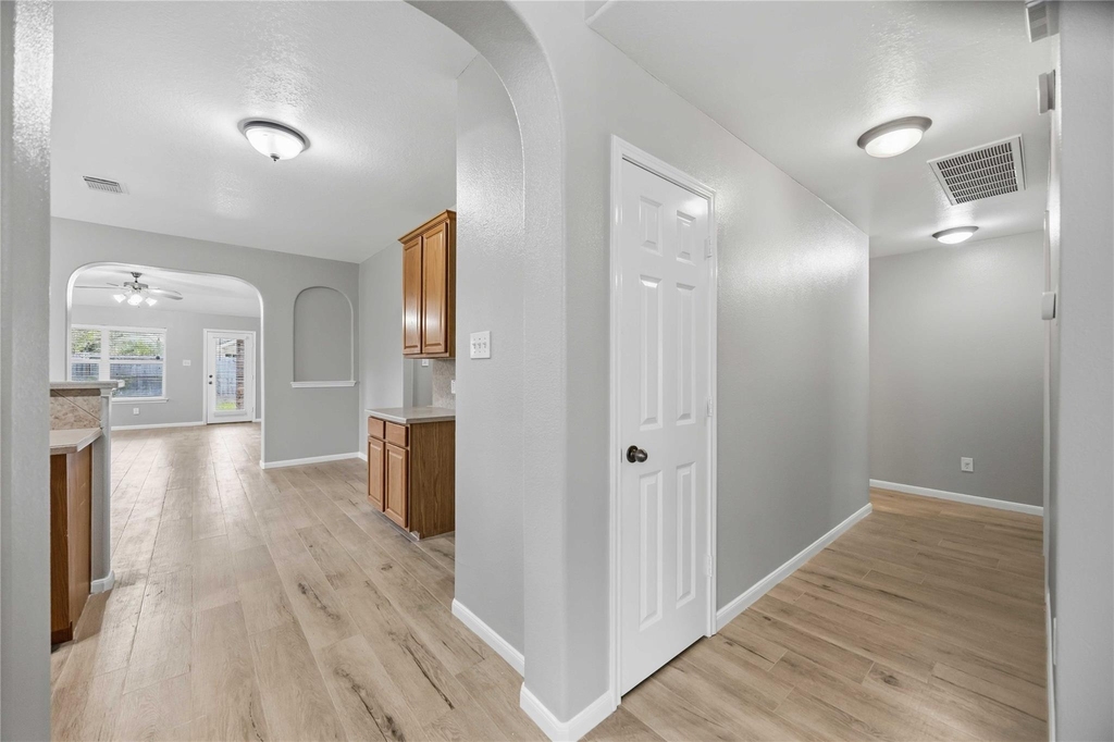 11609 Spill Creek Drive - Photo 3