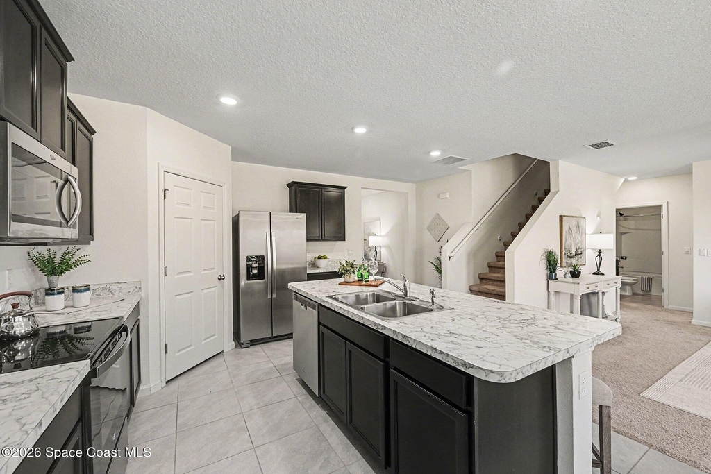 1709 Morely Drive - Photo 2
