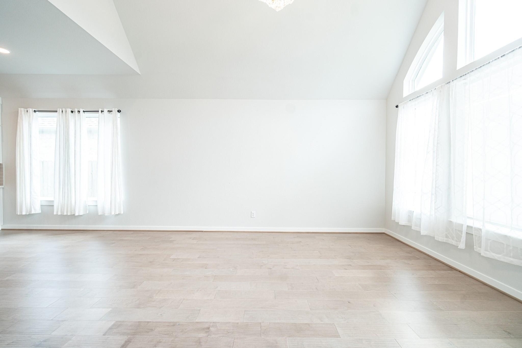 24819 Yellow Spruce - Photo 10