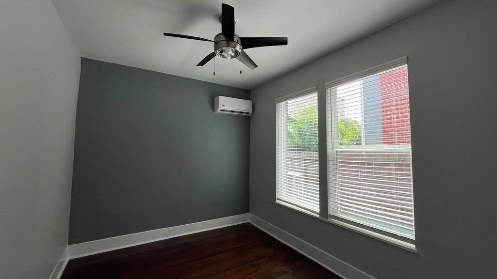 1207 W Gray Street - Photo 9