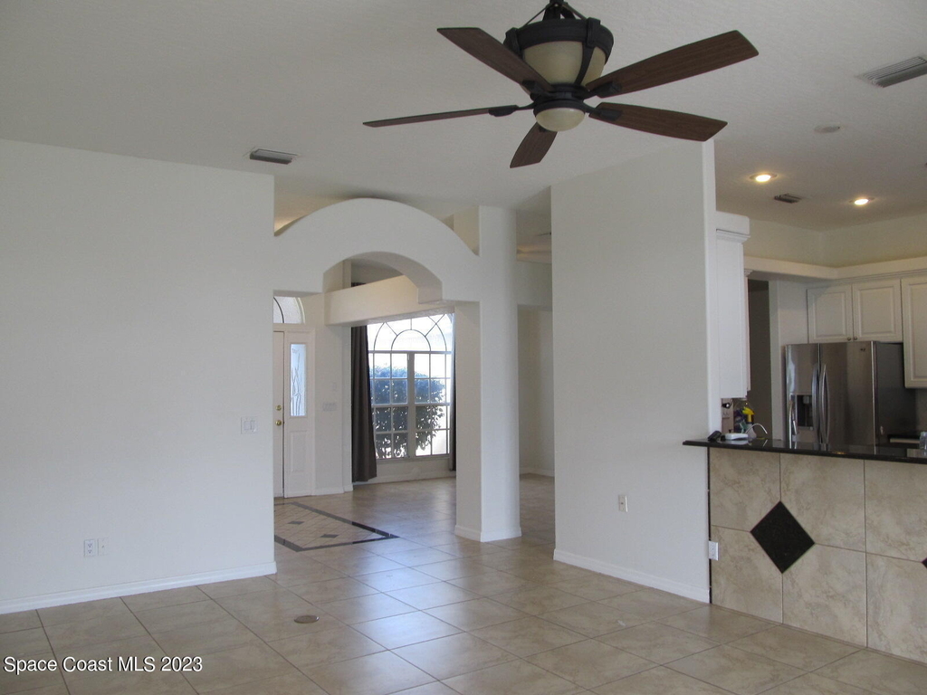 986 Fostoria Drive - Photo 2