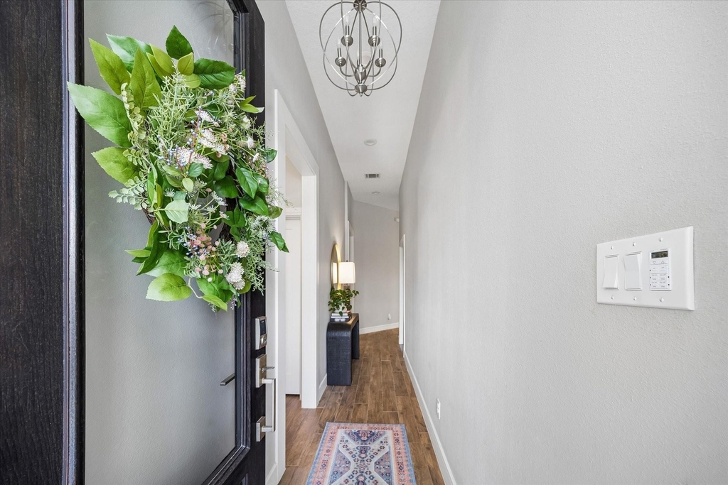 940 W 21st Street - Photo 3