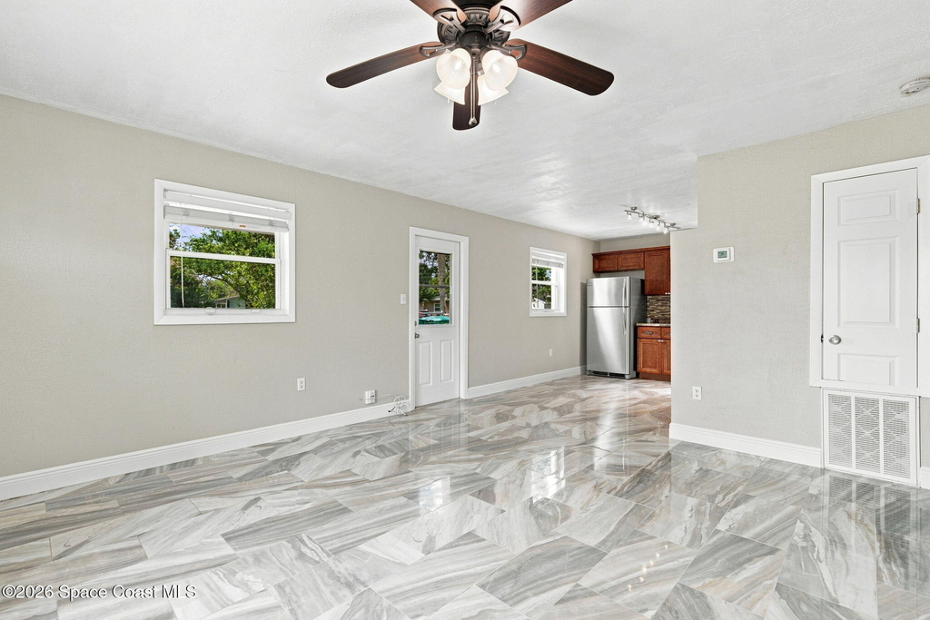 2267 Robinhood Drive - Photo 6