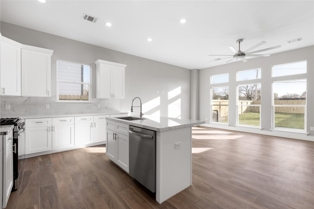 5502 Pershing Street Unit A - Photo 5