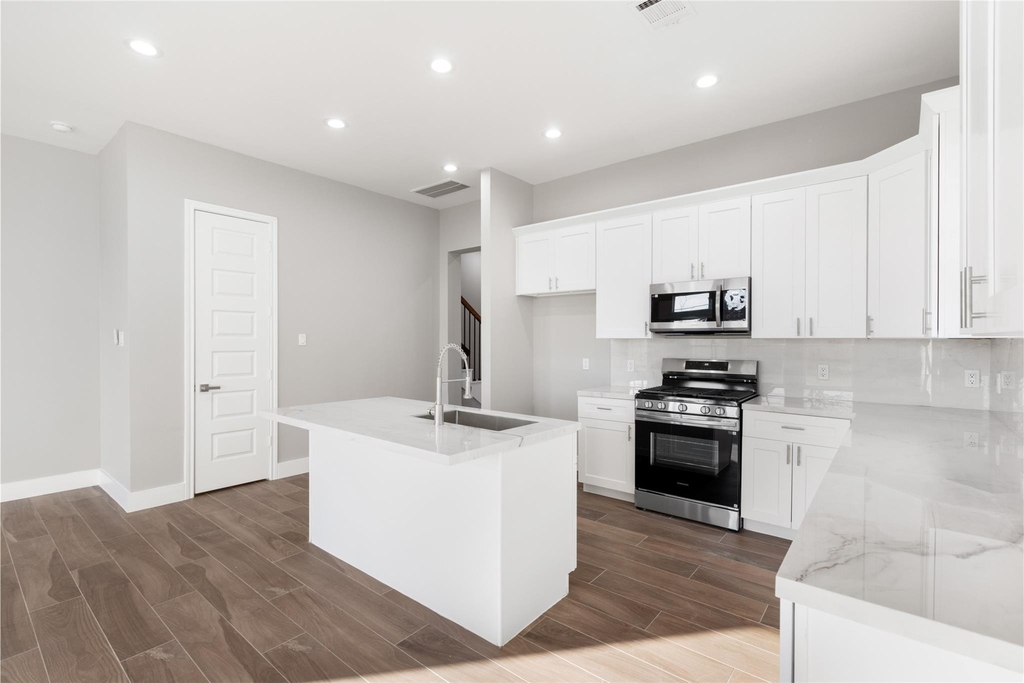 5502 Pershing Street Unit A - Photo 7