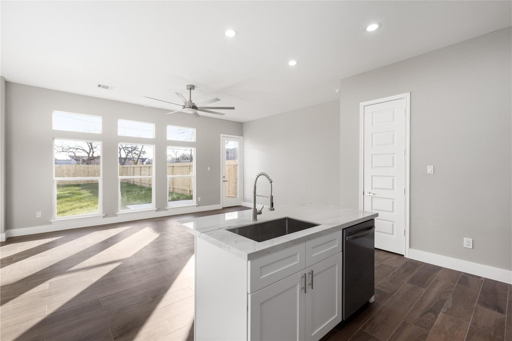5502 Pershing Street Unit A - Photo 8