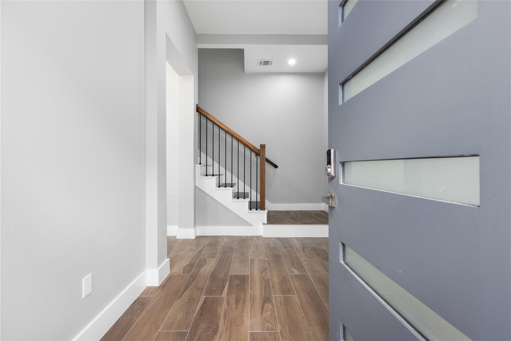 5502 Pershing Street Unit A - Photo 2