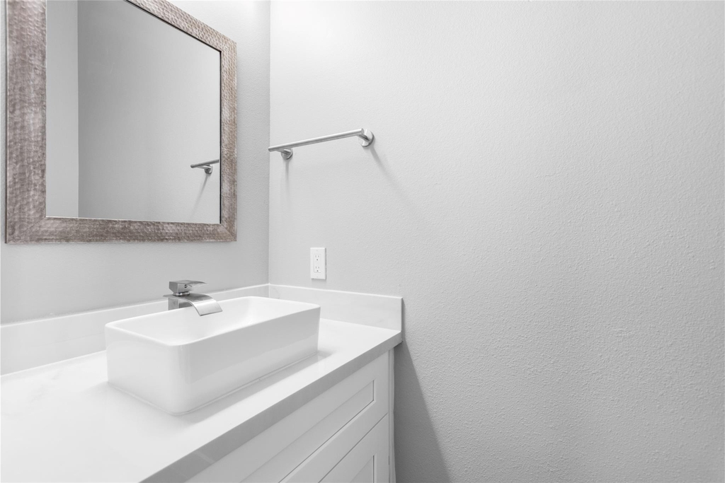 5502 Pershing Street Unit A - Photo 4